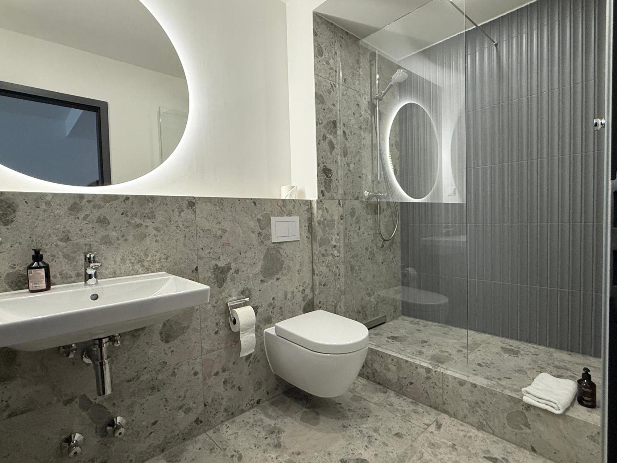 Stayzz By Homyzz - Modern Studios Alsterdorf -Winterhude- Stadtpark Hamburg Exterior foto